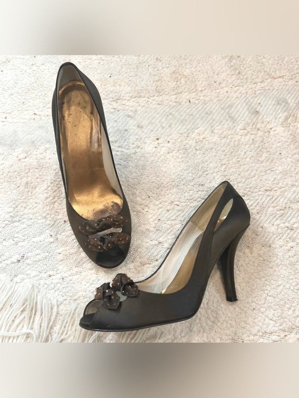Stuart Weitzman brown satin bow & rhinestones peep toe heels 7 *READ DESCRIPTION